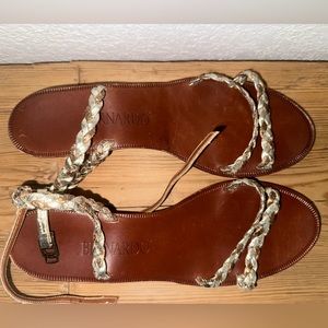 Vintage Bernardo Sandal with multicolored straps size 6.5 N